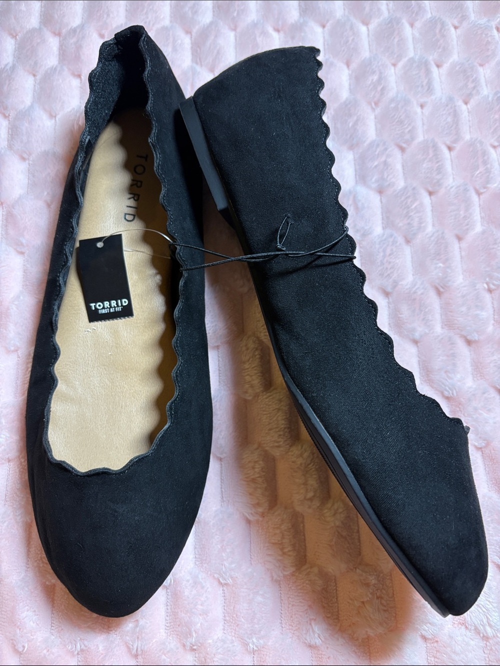 NWT Torrid Black Scalloped Edge Flats